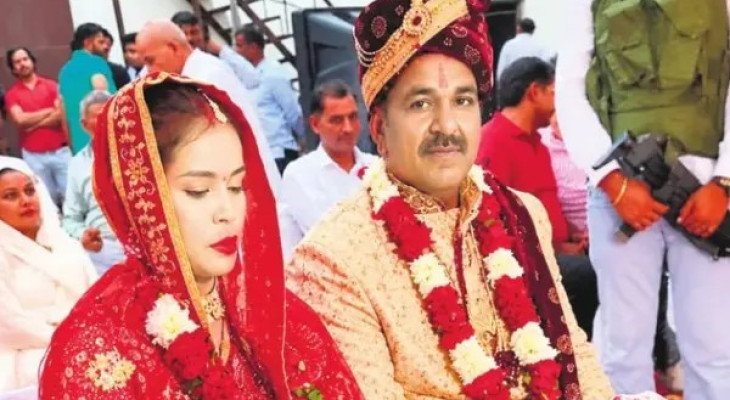 বিয়ের জন্য ১২ ঘণ্টার প্যারোলে মুক্তি, নববধূকে রেখেই কারাগারে ফিরলেন বর